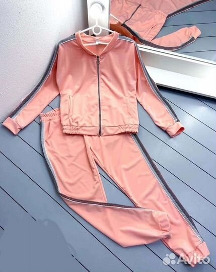 Костюм спортивный