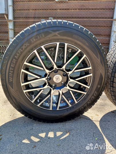 Dunlop Winter Maxx SJ8 225/65 R17