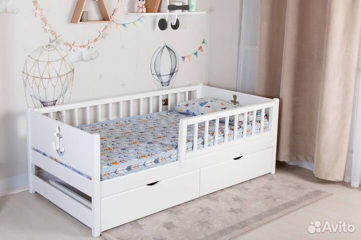 Кровать детская, массив сосны. Съемный борт