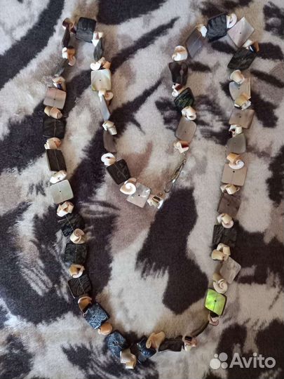 Бусы, подвески