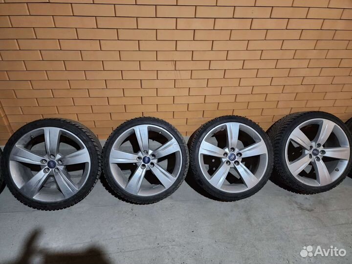 Triangle IcelynX TI501 235/35 R19 Y