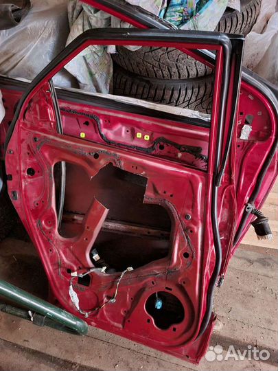 Двери левые в разбор Honda Civic 5D, Цивик