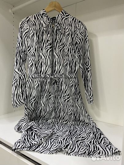 Платье с анималистичным принтом