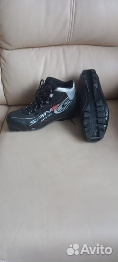 Лыжные ботинки, размер 43