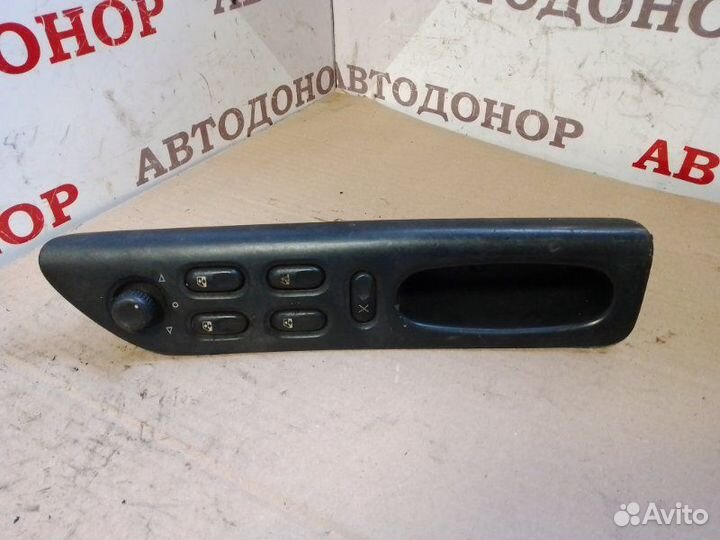 Блок управления стеклоподъемниками передний левый