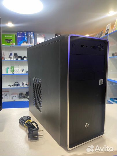 Системный блок Dexp i3-10100, озу 8гб, SSD 220гб