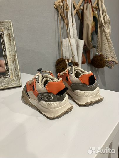 Кроссовки детские 22