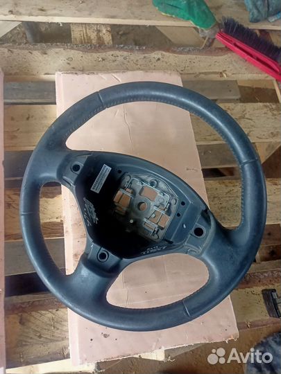 Рулевое колесо Peugeot 308