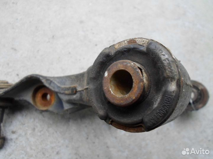 Рычаг передний правый верхний Land Rover Range Rov