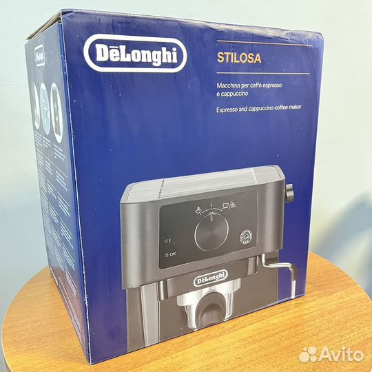 Кофеварка рожковая delonghi новая