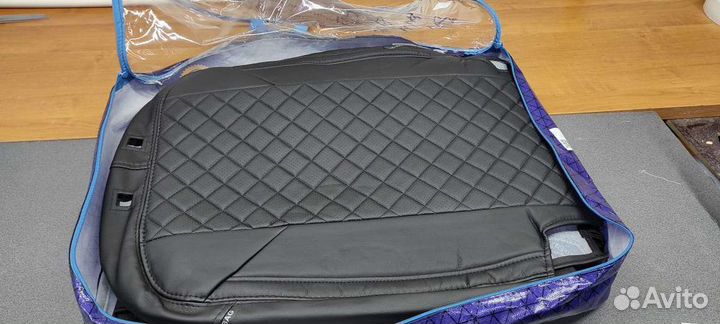 Автомобильные чехлы из экокожи на Лада Ларгус 5мес