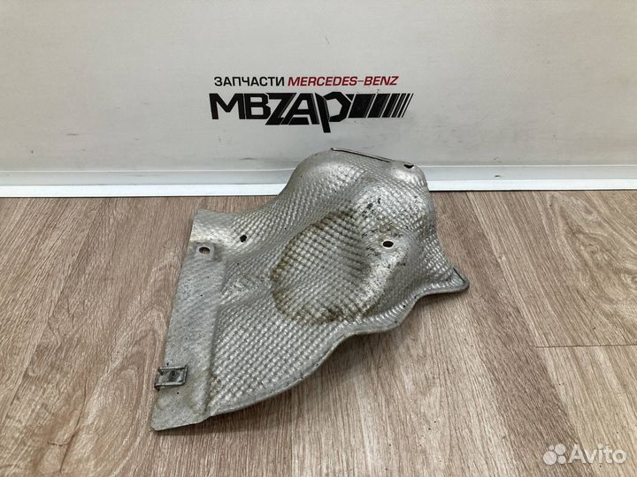Тепловой экран правый Mercedes W164 ML 164