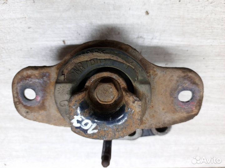 Опора двигателя правая Aygo / C1 / 107