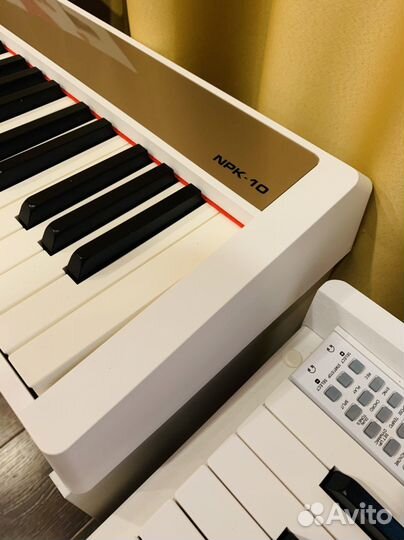 Белое Цифровое Пианино + Деревянная Стойка