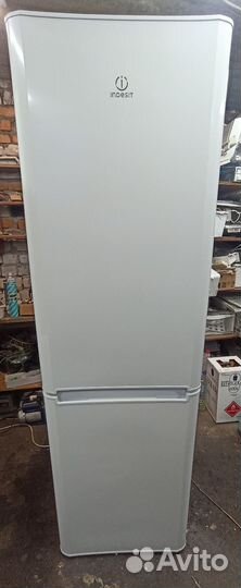 Холодильник Indesit