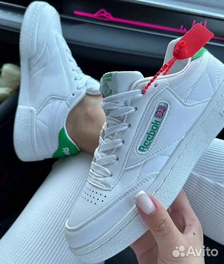 Кроссовки женские