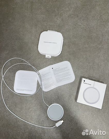 Беспроводной зарядник Apple MagSafe