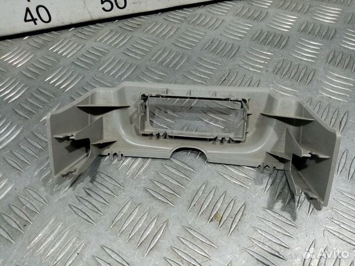 Б/У Накладка кнопки антибуксировки и защиты#001