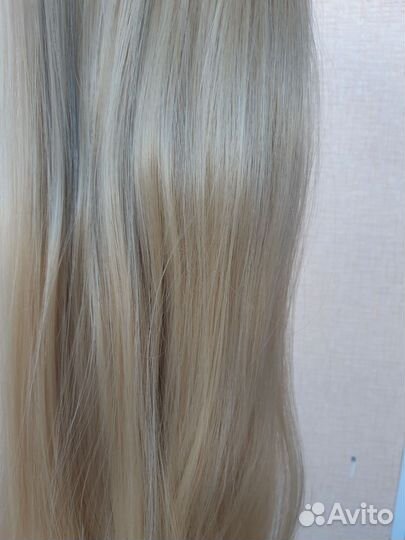 Волосы на заколках русые