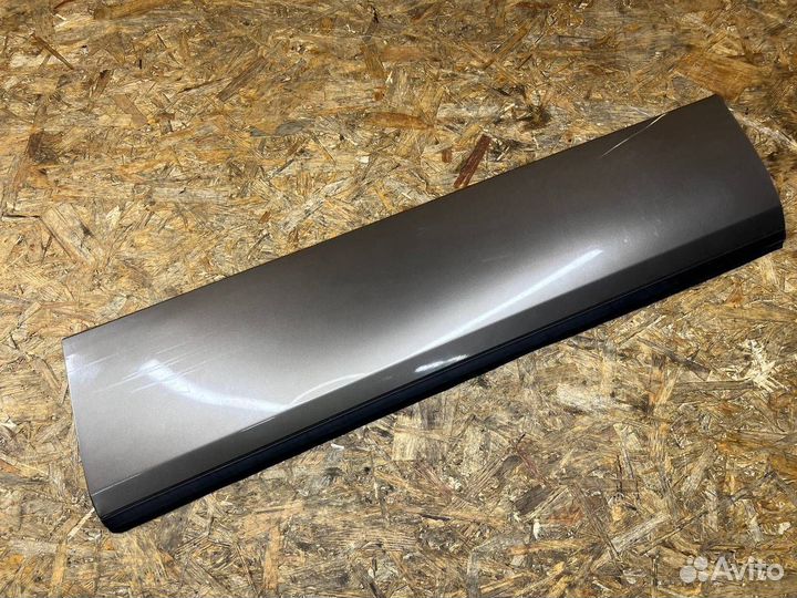 Накладка двери передней правой Land Rover LR006221