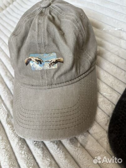 Кепки новые
