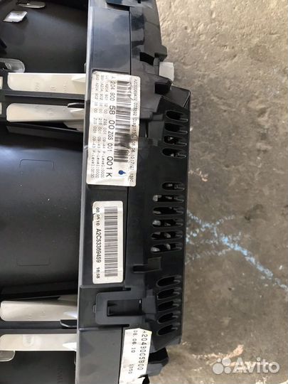 Щиток приборов w204