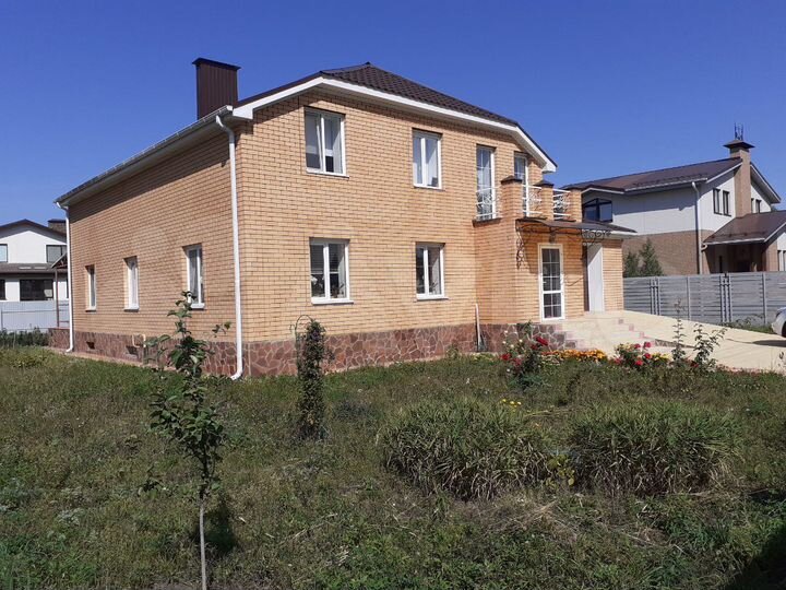 Дом 283 м² на участке 9,5 сот.