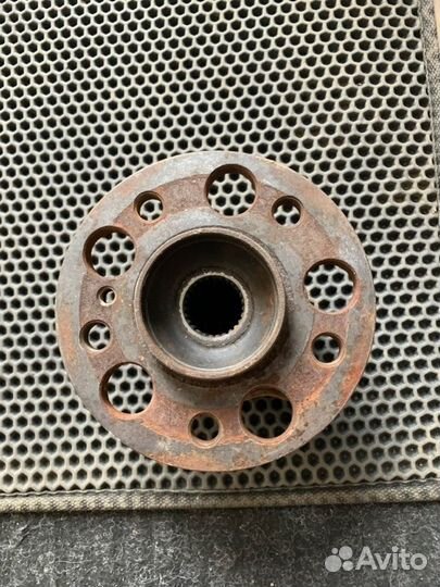 Ступица задняя Mercedes S 500 4Matic W221 273 968