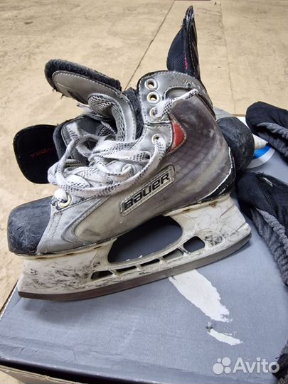 Хоккейные коньки bauer