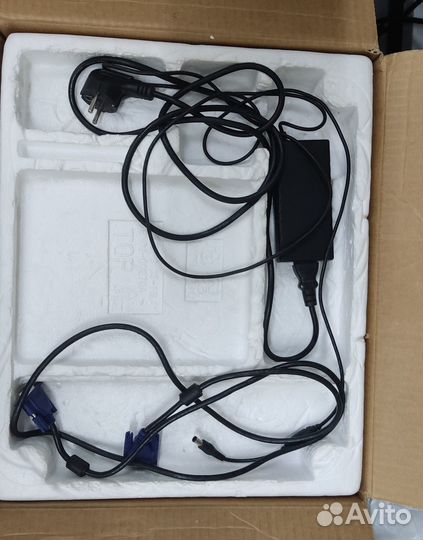 Монитор Samsung SyncMaster 152B