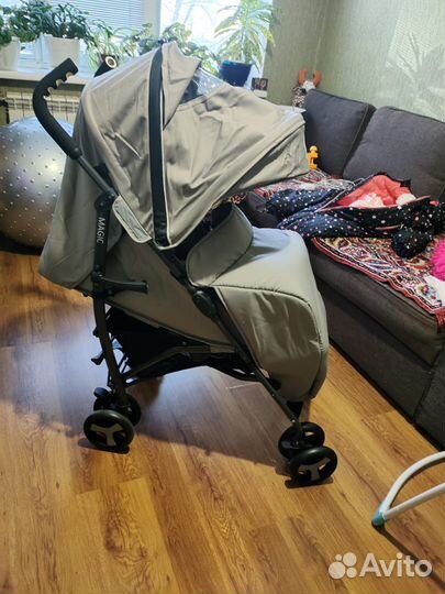 Прогулочная коляска трость