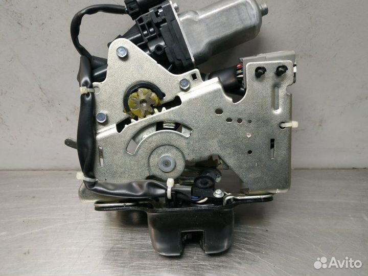 Замок багажника Jeep Grand Cherokee WK2 рестайлинг