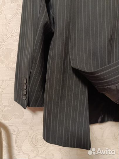 Мужской костюм классический приталенный