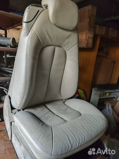 Передние сиденья