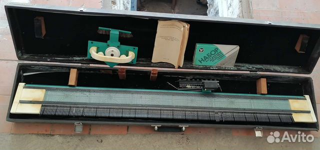 Вязальная машина и швейная машинка