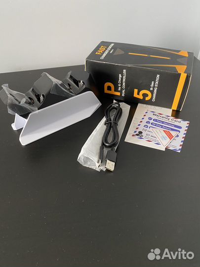 Новая зарядная станция для геймпадов PS5