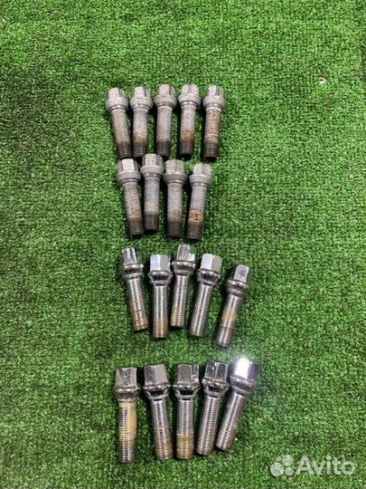 Болт колесный Audi A4 B8 CDN 2010