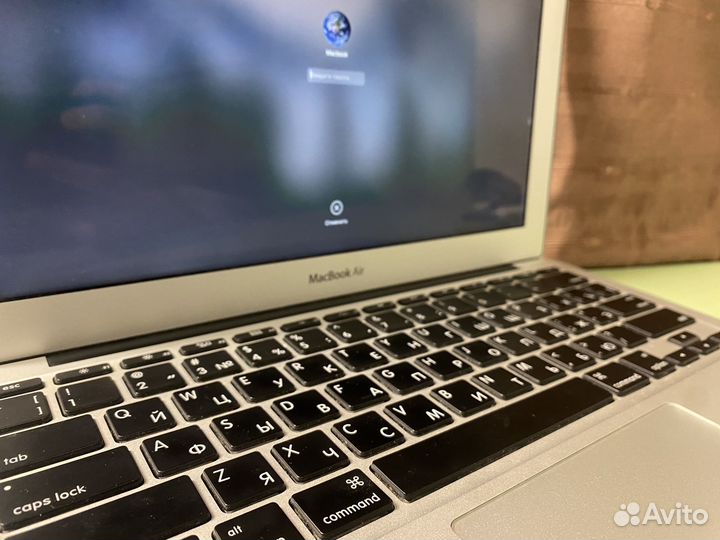 Apple MacBook Air 11 Mid 2011