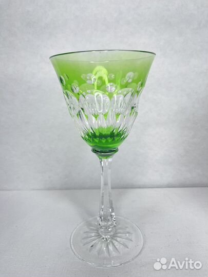 Цветные хрустальные бокалы