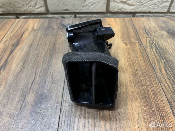 Infiniti Q50 (V37) Дефлектор воздушный левый