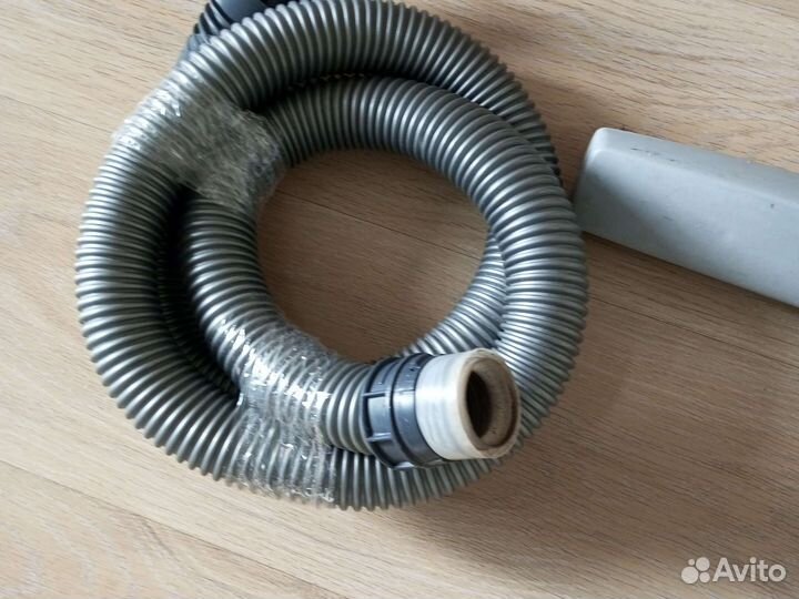 Шланг, труба, щетки для палесоса