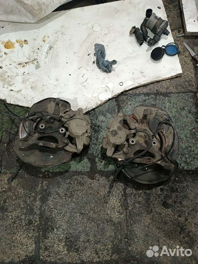 Кулак передний Mercedes W204