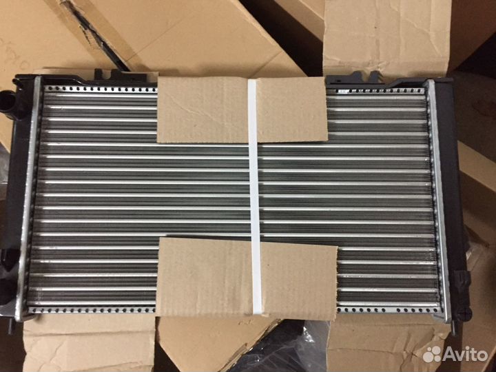 Радиатор охлаждения на Лада Гранта
