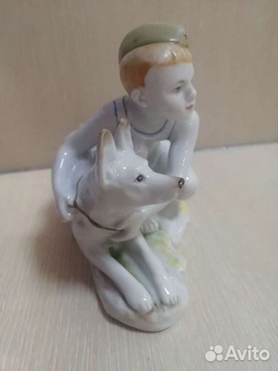 Статуэтка Юный пограничник. Мальчик с собакой