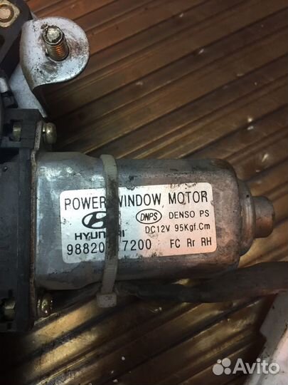 Стеклоподъемник задний правый Hyundai Matrix