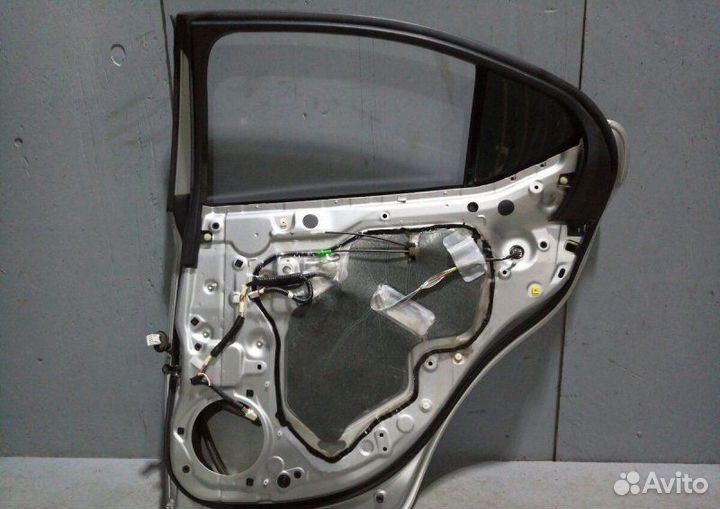 Дверь задняя правая Lexus Is 2