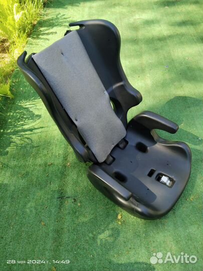 Кресло для ребенка в машину