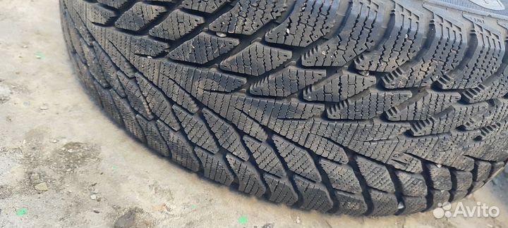 Зимняя резина на дисках с колпаками