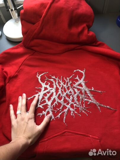 Ручная вышивка на одежде