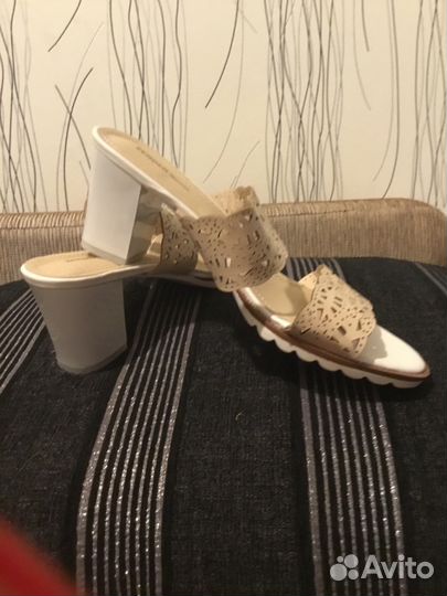 Новый босоножки